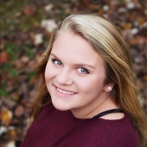 Meet your Posher, Alexandra